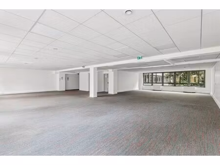 location local professionnel 335m² neuilly sur seine 92200