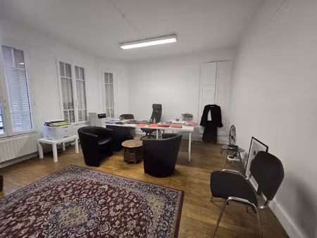 location local professionnel 56m² melun 77000