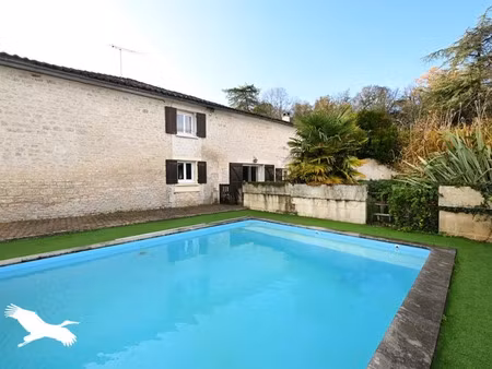 vente maison 7 pièces 198 m² à angouleme (16000)  339 900 €