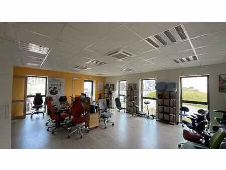 location bureau 183 m² à guipavas (29490)
