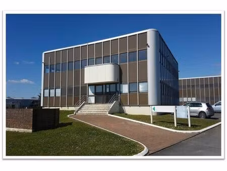 location local professionnel 375m²