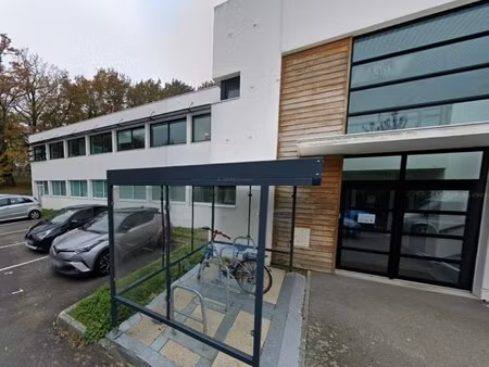 location local professionnel 380m²