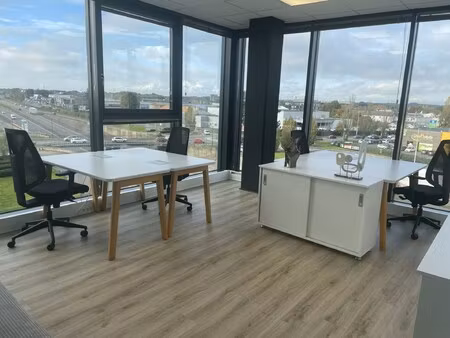 location local professionnel 560m²