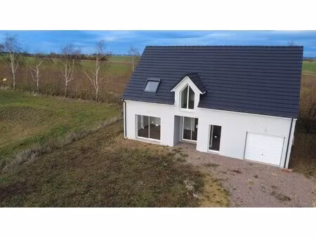 maison neuve de 4 chambres dans un lotissement paisible