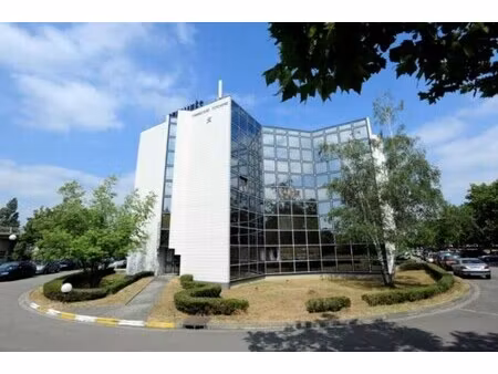 location local professionnel 1 307m²