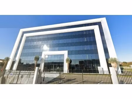 location local professionnel 10 366m²