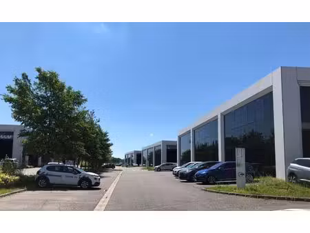 location local professionnel 1 371m²