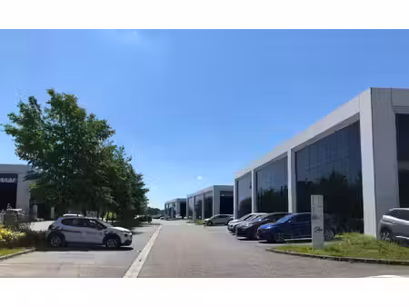 location local professionnel 1 758m²