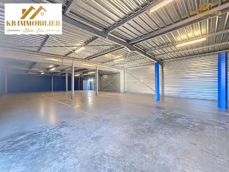 ensemble immobilier composé d'un entrepôt  d'un appartemen