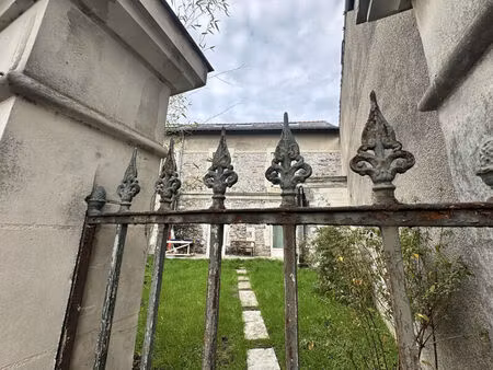 vente immeuble 200 m² angers (49100)