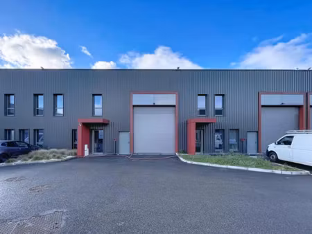 location / local d'activités / 625m2 / chassieu 69680