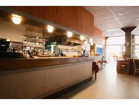 vente local commercial 40 pièces