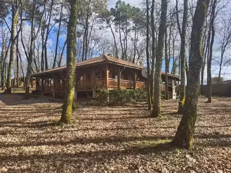 à découvrir : superbe maison en bois haut de gamme  au cœur de la nature !