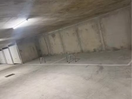 à louer parking carnoles