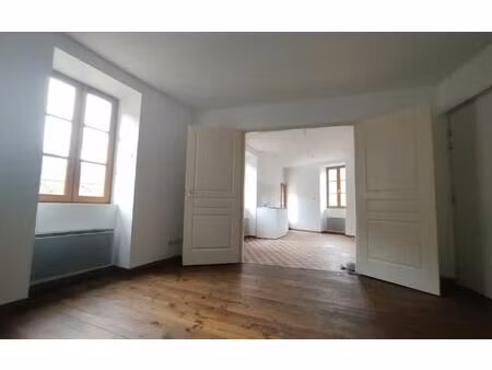 location appartement  49 m² t-2 à largentière  480 €