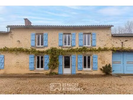 grande maison de charme avec ateliers d'artistes