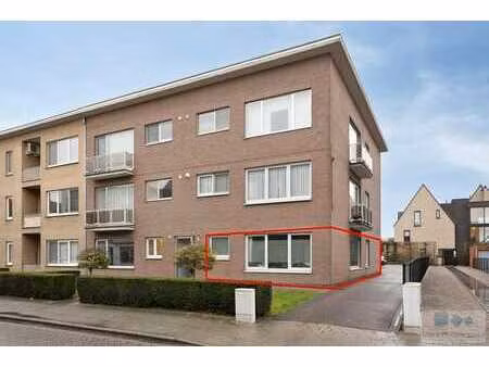 ruim gelijkvloersappartement met 3 slks en garage