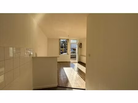 location appartement 1 pièce 25 m² à maringues (63350)