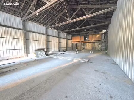 entrepot - logistique 400 m² carros