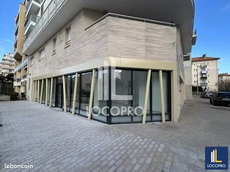 local commercial 58 m²