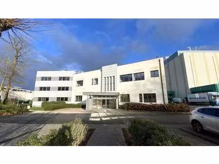 bureaux entièrement équipés à louer à zwijnaarde