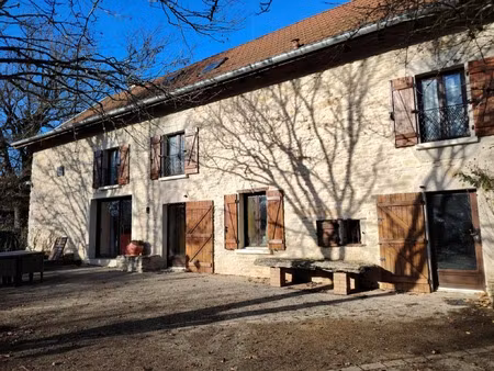 propriete en pierres sur 14770m2 de terrain