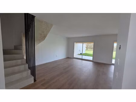 maison saint etienne du bois 5 pièces 117 m² - 4 chambres et terrain.