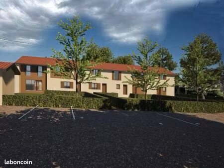 maisons en plateau avec jardin sur la commune de eyzin pinet