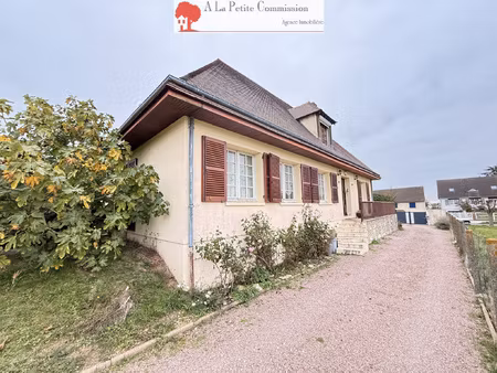 maison cossue avec 4 chambres et grand jardin arboré