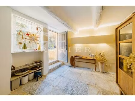 vente - crillon-le-brave - élégante maison de village entièrement rénovée avec terrasse et
