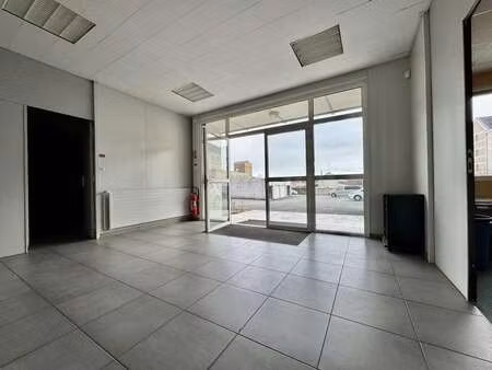 vente bureaux et commerces à beaupréau-en-mauges (49600) : à vendre / 270m² beaupréau-en-m