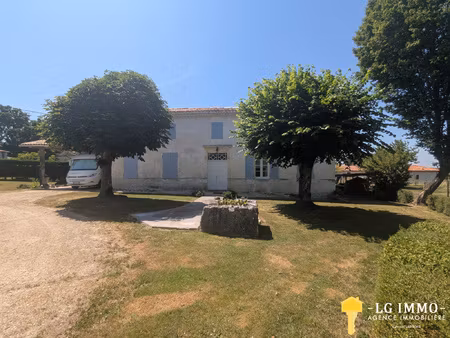 maison ancienne 4 chambres  nombreuses dependances  jardin