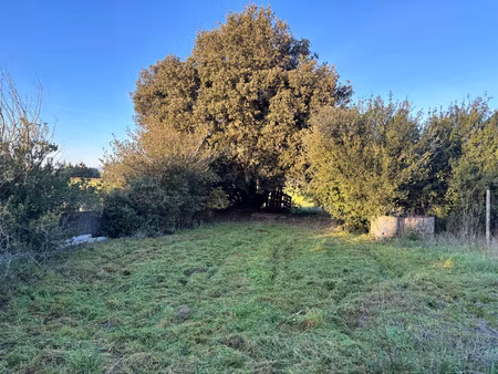 maison de village avec jardin non attenant située dans un vi