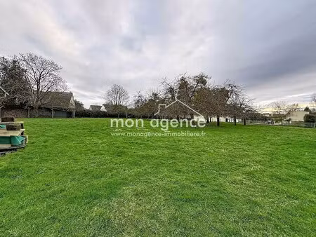 mesnil-raoul 76520 - terrain constructible de 2300 m2