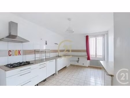 appartement f4 à louer - 4 pièces - 95 74 m2 - remoulins - 30 - languedoc-roussillon