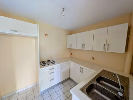 appartement 4 pièces d'environ 61 m2 dans une résidence situ