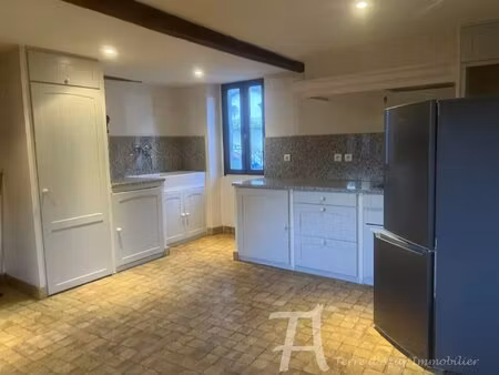 bel appartement à moulinet  55 m²  3 pièces