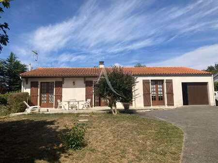 location maison à pissotte (85200) : à louer / 100m² pissotte