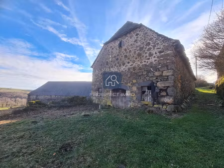 grange à rénover avec vue sur l'aubrac