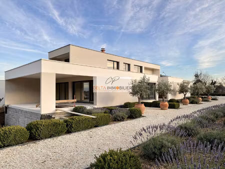 propriété de 225m2 sur 15 65ares de terrain avec vue dégagée