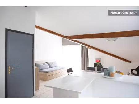 location meublée duplex 3 pièces 65 m² à divonne-les-bains (01220)  2 070 €