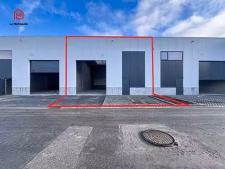 entrepot neuf idéalement situé !!!