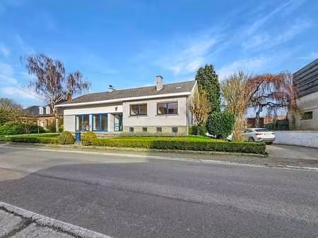 maison 2ch + bureau  grand grenier aménageable  garage  cave