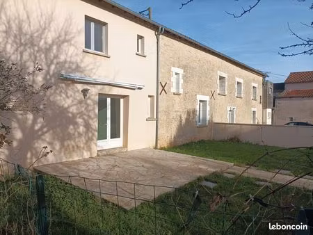 3chambres 1 bureau garage terrain à 15mn poitiers