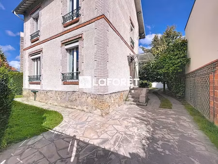 location maison 8 pièces 175 m² à chatou (78400)  2 550 €