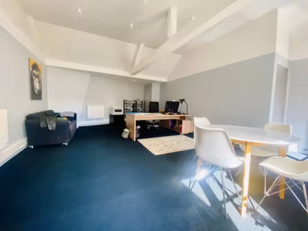 location locaux professionnels 102 m² à amiens (80000)  935 €