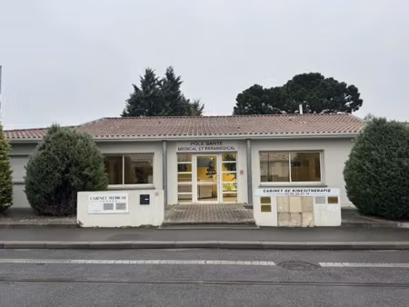 location locaux professionnels 68 m² à eysines (33320)  750 €