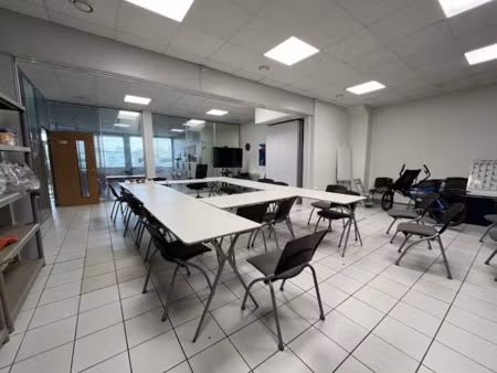 location locaux professionnels 780 m² à amiens (80000)  6 550 €