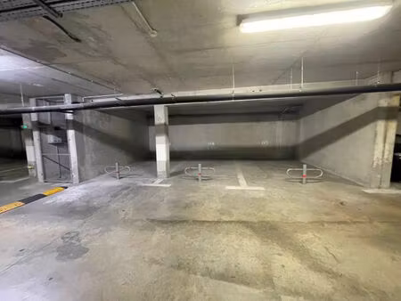 location garage à aix-en-provence (13090)
