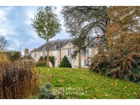 propriété directoire avec gîte  dépendances et piscine